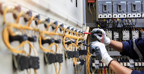 Professional Electrician technician working in Madison Heights, MI